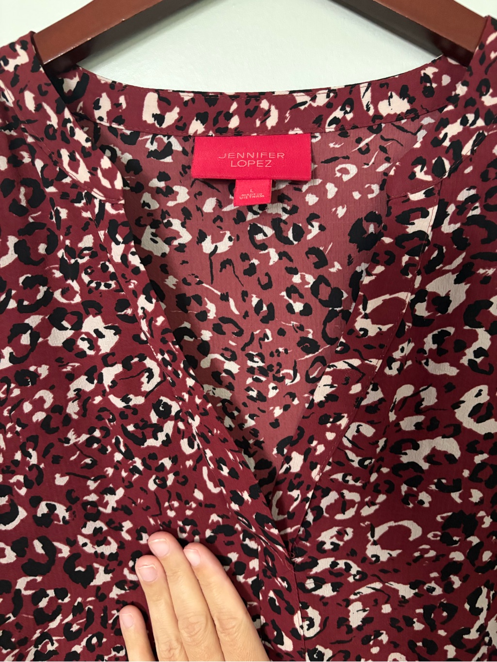 Jennifer Lopez Leopard Print Blouse Burgundy Balloon Sleeve Hi Low Large — image 4 of 8